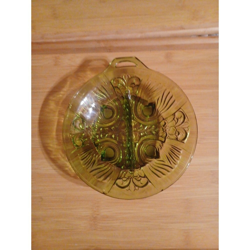 Green Glass Vintage Divided Relish Tray‎ Round Bowl One Handle Pressed Glass - Picture 2 of 5